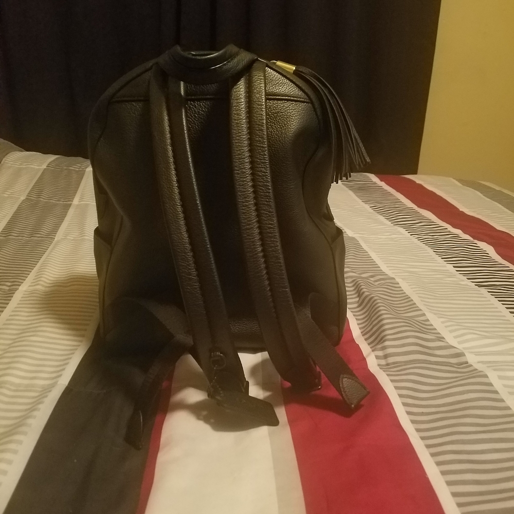 Coach Medium Backpack - Picture 2 of 4